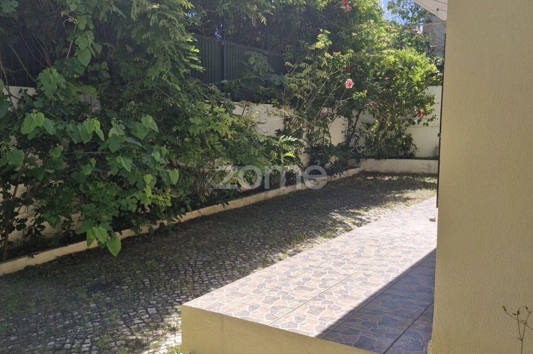 Apartamento T2 para Arrendamento em Carcavelos e Parede Foto 2