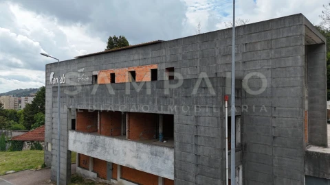 Armazém para Venda em Valongo