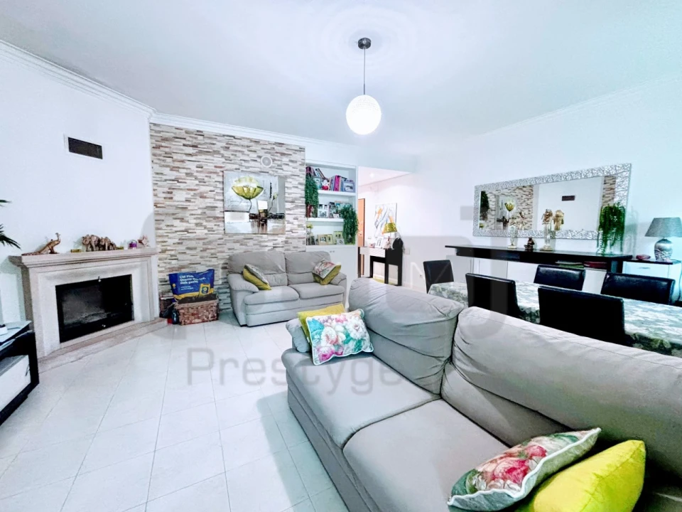 Apartamento para Venda em São João Baptista e Santa Maria dos Olivais Foto 2