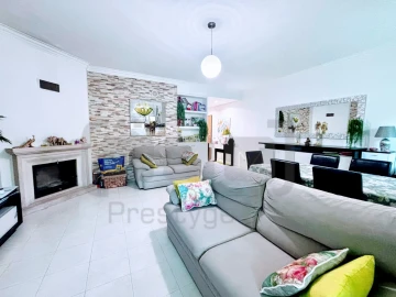 Apartamento para Venda em São João Baptista e Santa Maria dos Olivais