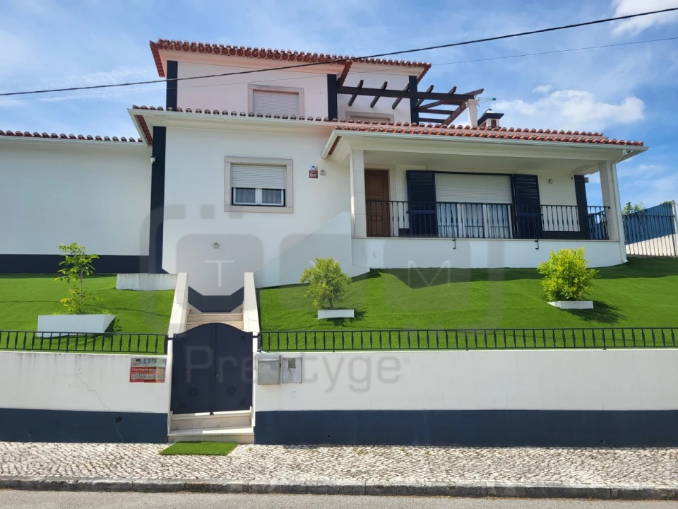 Moradia para Venda em São João Baptista e Santa Maria dos Olivais Foto 1