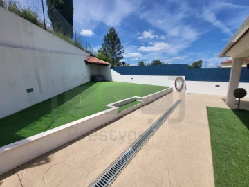 Moradia para Venda em São João Baptista e Santa Maria dos Olivais