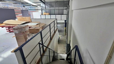 Armazém para Venda em Milheiros