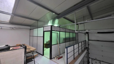 Armazém para Venda em Milheiros