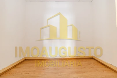 Moradia T4 para Venda em Escalhão