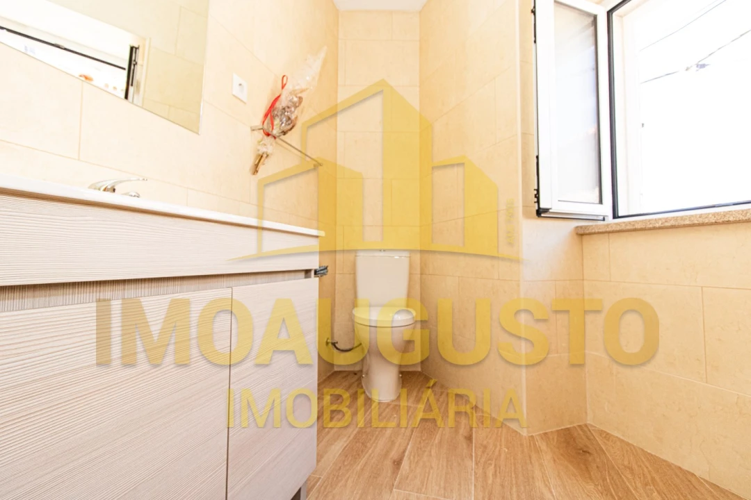 Moradia T3 para Venda em Mata de Lobos Foto 17