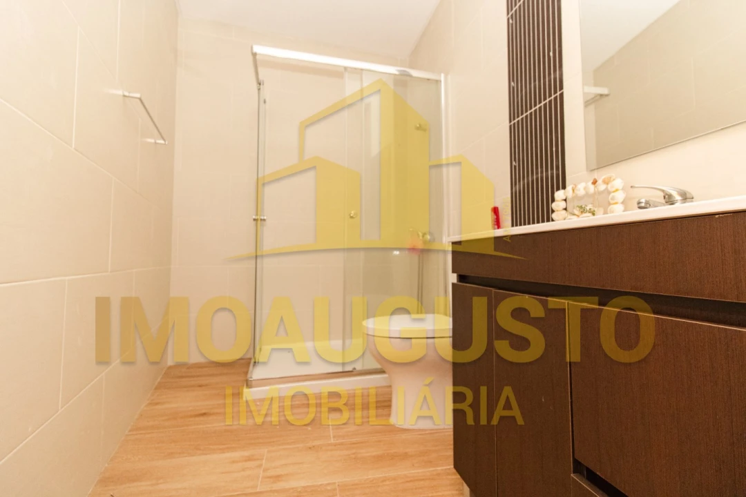 Moradia T3 para Venda em Mata de Lobos Foto 13