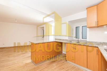 Moradia T3 para Venda em Mata de Lobos