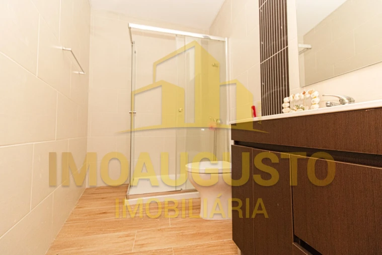 Moradia T3 para Venda em Mata de Lobos Foto 12
