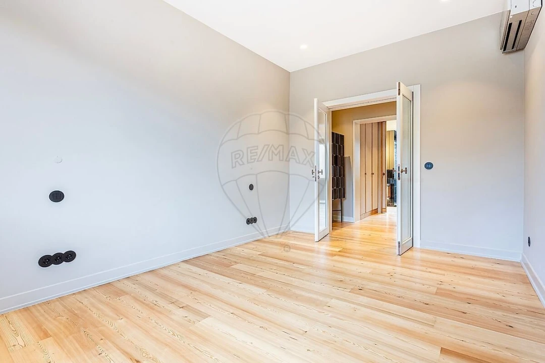 Apartamento T4 para Venda em Avenidas Novas Foto 40