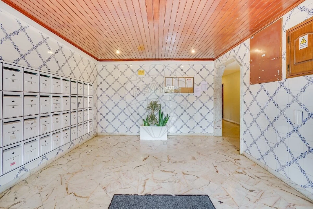 Apartamento T3 para Venda em Algueirão-Mem Martins Foto 26