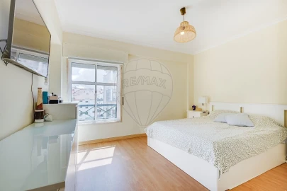 Apartamento T3 para Venda em Algueirão-Mem Martins