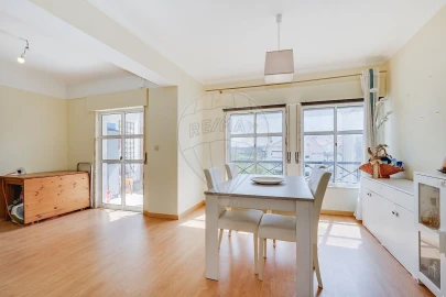 Apartamento T3 para Venda em Algueirão-Mem Martins