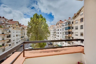 Apartamento T3 para Venda em Algueirão-Mem Martins