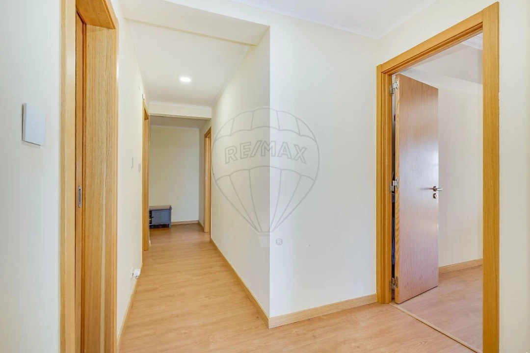 Apartamento T3 para Venda em Algueirão-Mem Martins Foto 13