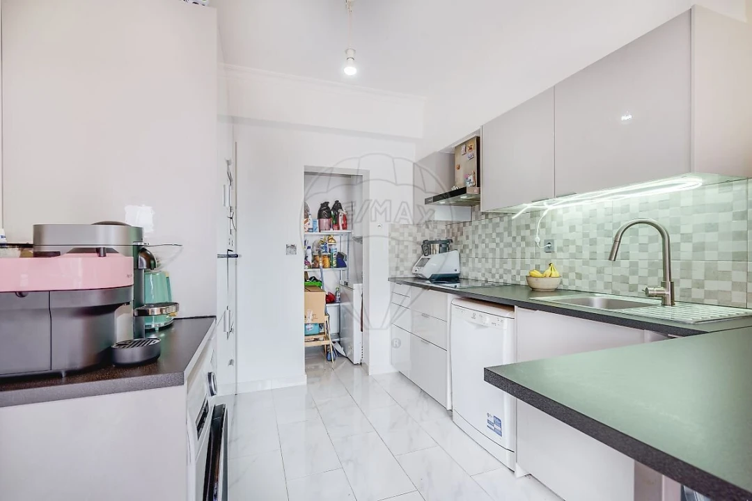Apartamento T3 para Venda em Algueirão-Mem Martins Foto 6
