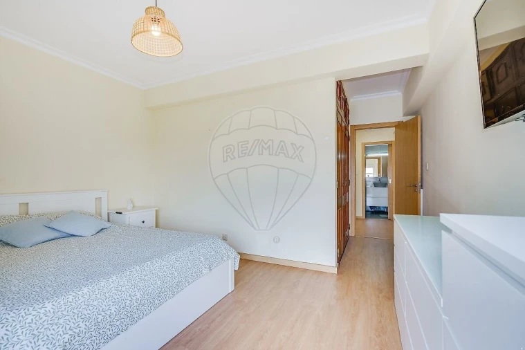 Apartamento T3 para Venda em Algueirão-Mem Martins Foto 16
