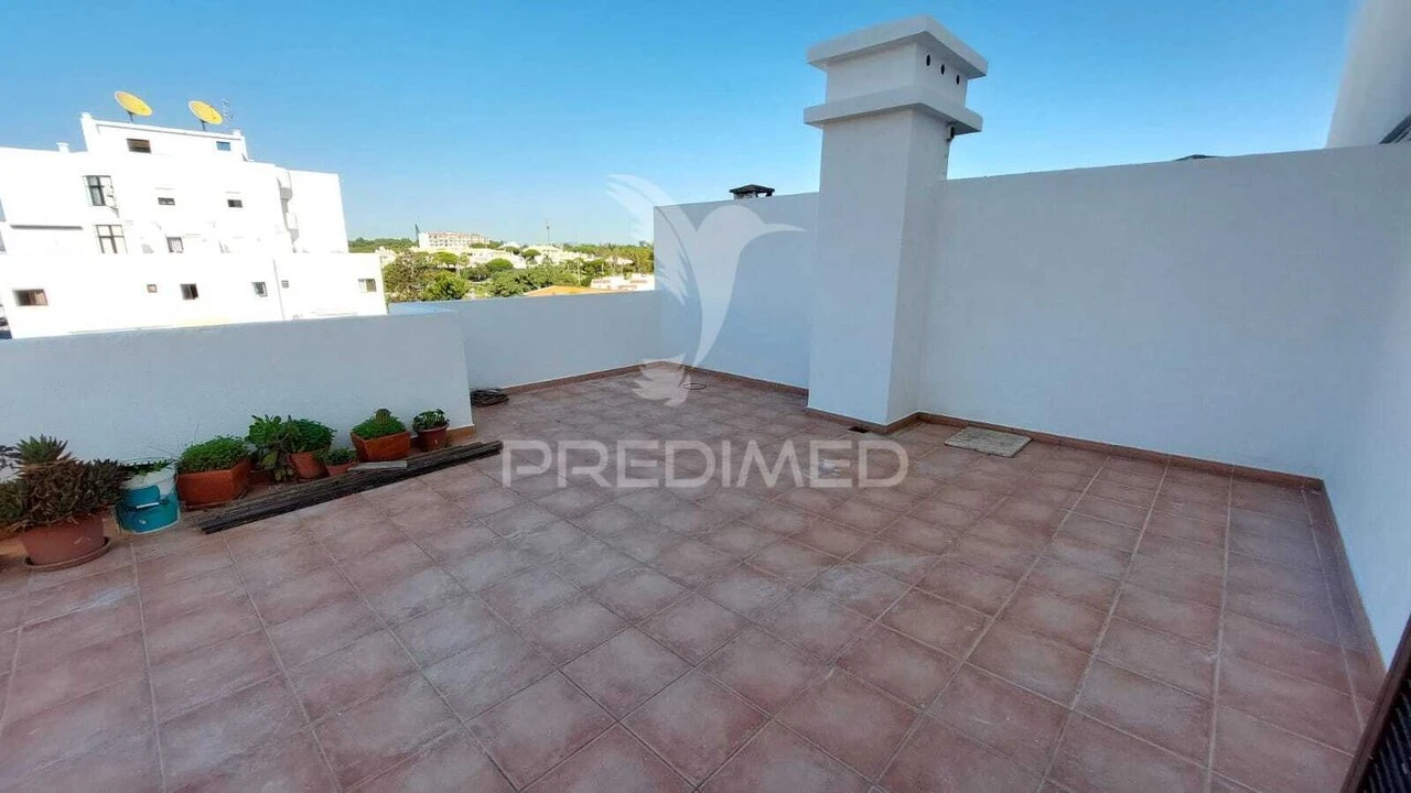 Apartamento T2 para Venda em Quarteira Foto 9