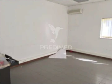 Armazém para Venda em Cantanhede e Pocariça