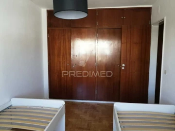 Apartamento T2 para Venda em Santa Maria do Castelo e Santiago e Santa Susana