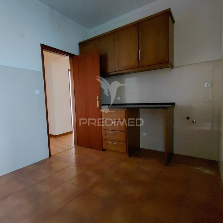 Apartamento T4 para Venda em Sé e São Lourenço Foto 9