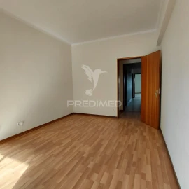 Apartamento T4 para Venda em Sé e São Lourenço