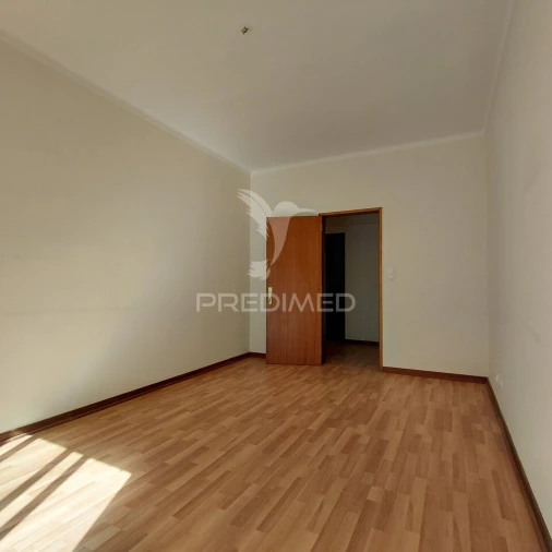 Apartamento T4 para Venda em Sé e São Lourenço Foto 2