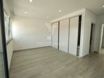 Moradia T4 para Venda em Algoz e Tunes