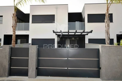 Moradia T4 para Venda em Algoz e Tunes