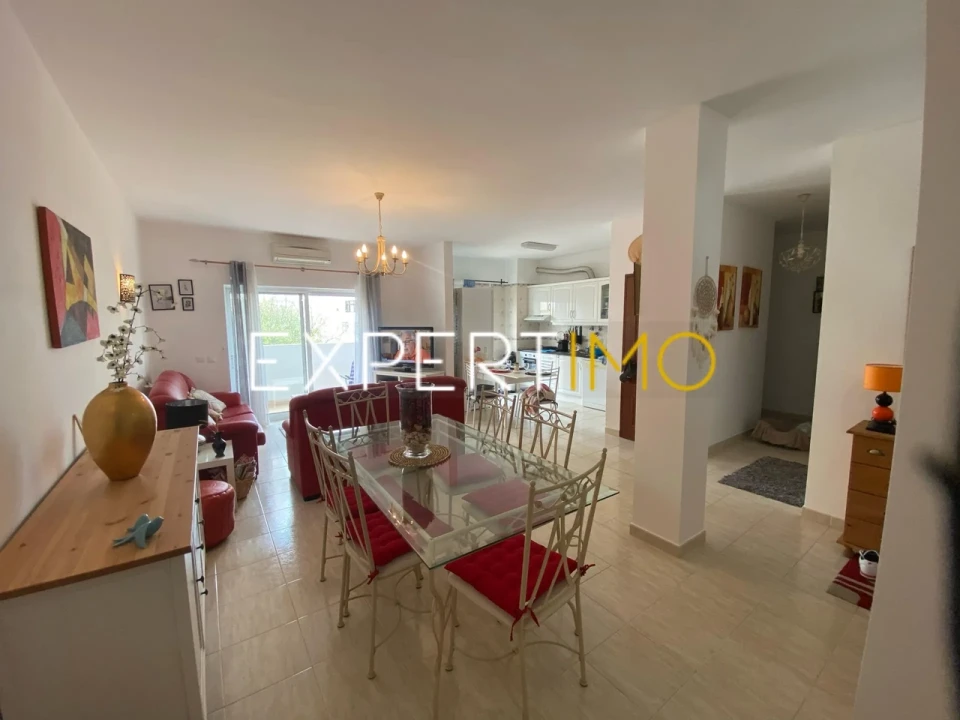 Apartamento T2 para Venda em Quarteira Foto 9
