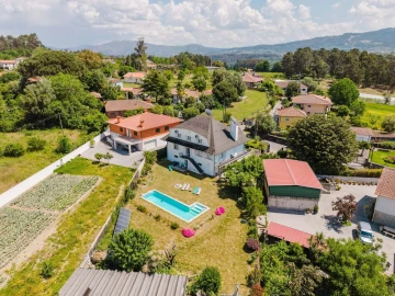 Moradia T7 para Venda em Amares e Figueiredo