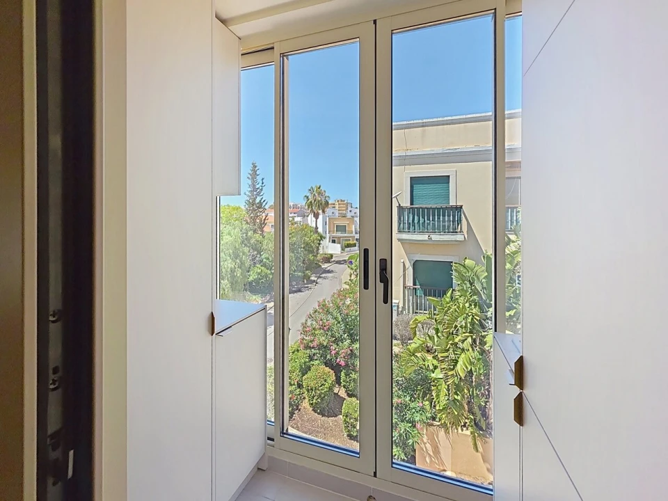 Apartamento T2 para Venda em Estômbar e Parchal Foto 12