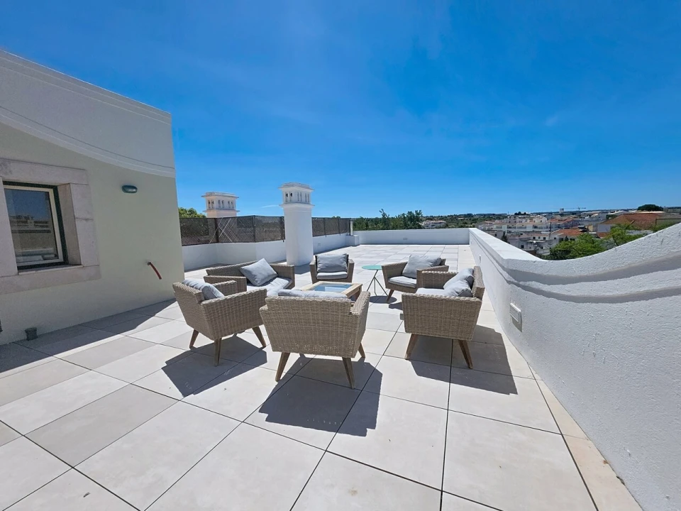 Apartamento T2 para Venda em Estômbar e Parchal Foto 38