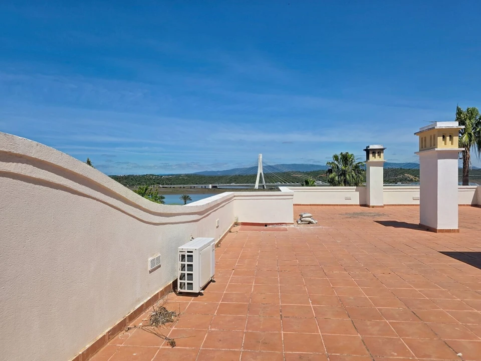 Apartamento T2 para Venda em Estômbar e Parchal Foto 40