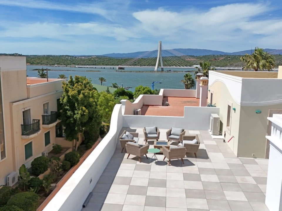 Apartamento T2 para Venda em Estômbar e Parchal Foto 48