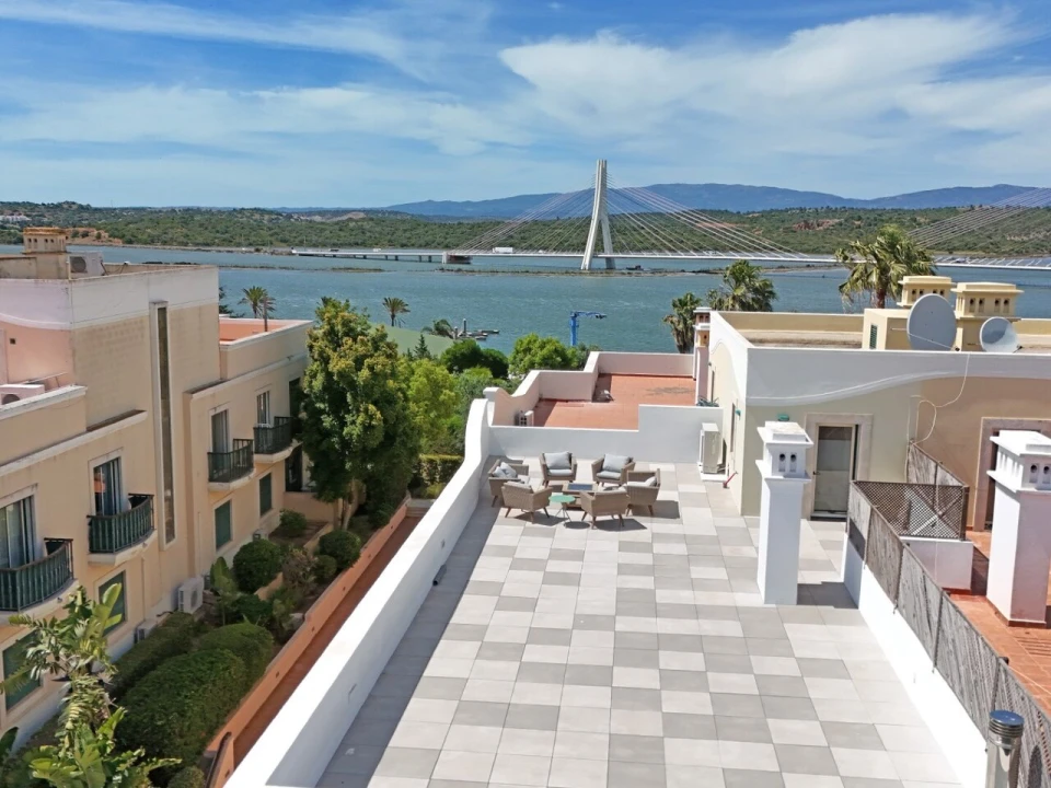 Apartamento T2 para Venda em Estômbar e Parchal Foto 49