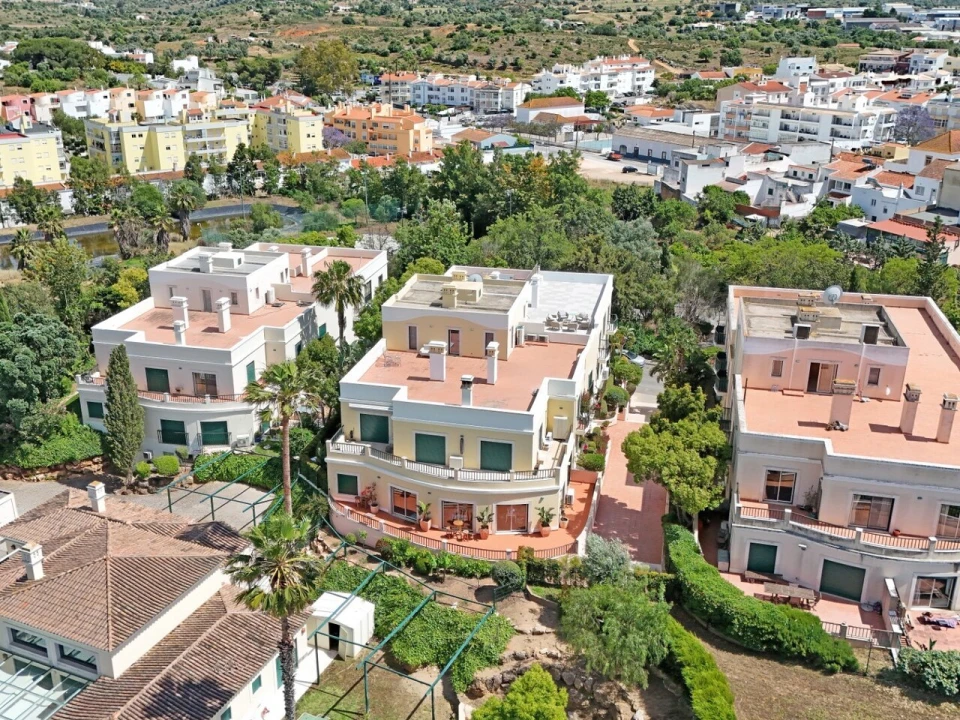 Apartamento T2 para Venda em Estômbar e Parchal Foto 50