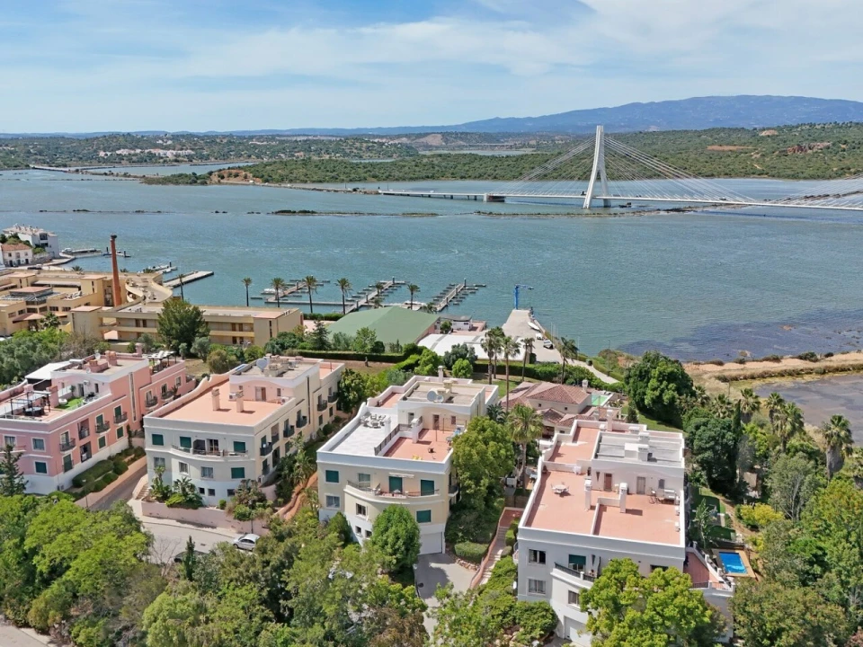 Apartamento T2 para Venda em Estômbar e Parchal Foto 52