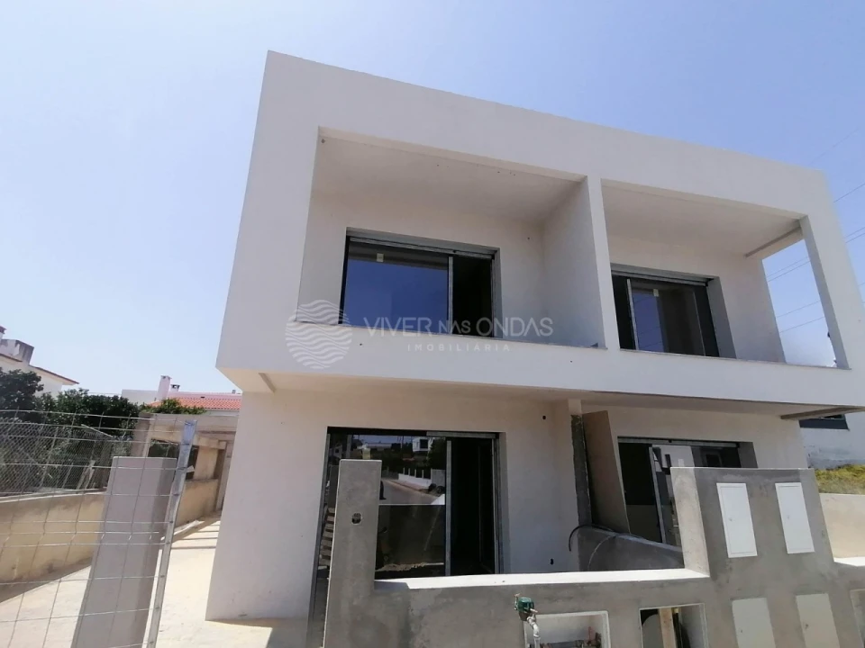 Moradia T3 para Venda em Fernao Ferro Foto 1