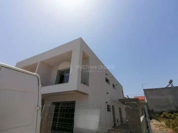 Moradia T3 para Venda em Fernao Ferro
