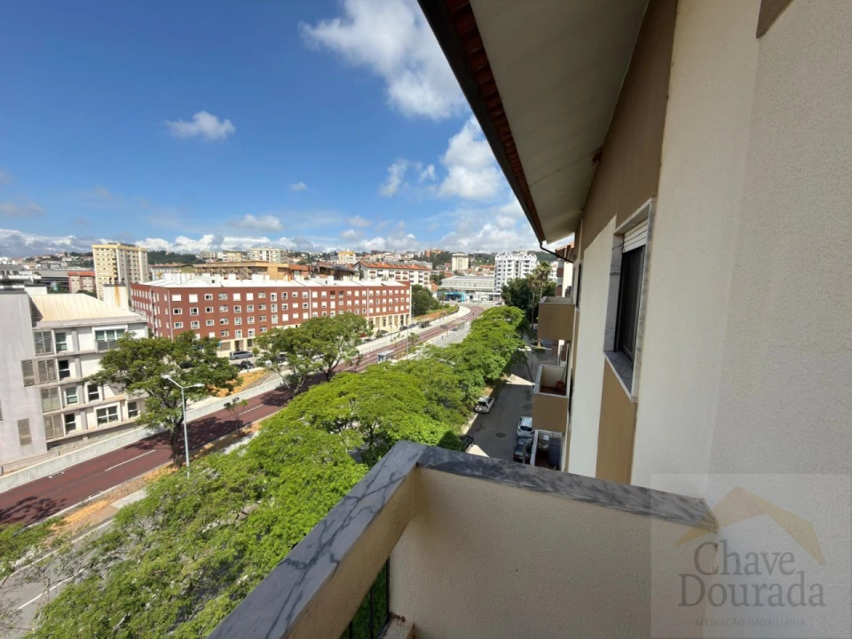 Apartamento T3 para Venda em Santo Antonio dos Olivais Foto 4