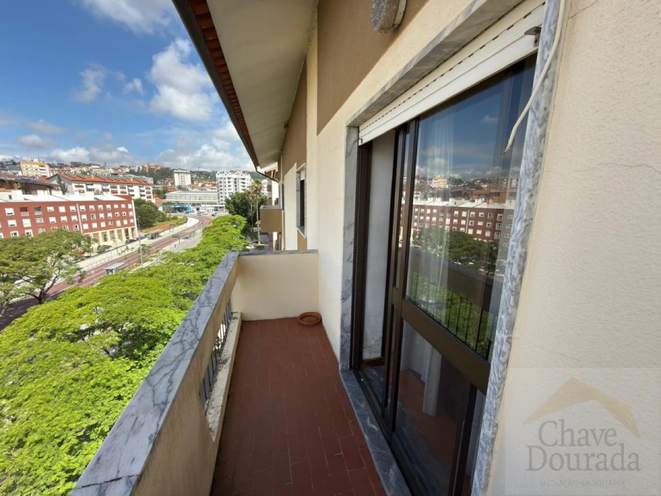 Apartamento T3 para Venda em Santo Antonio dos Olivais Foto 5