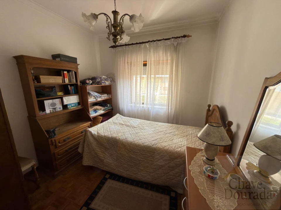 Apartamento T3 para Venda em Santo Antonio dos Olivais Foto 14