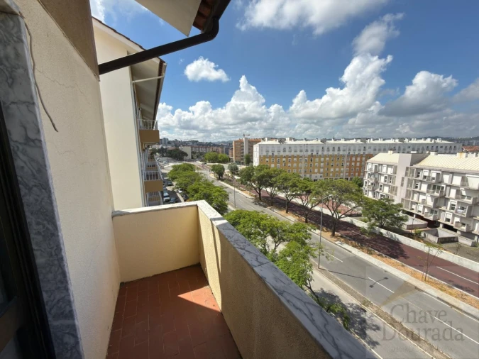 Apartamento T3 para Venda em Santo Antonio dos Olivais Foto 2