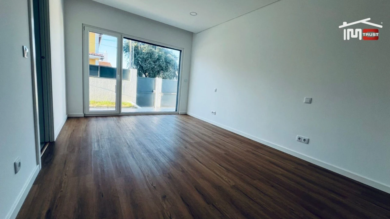 Moradia T5 para Venda em Atalaia e Alto Estanqueiro-Jardia Foto 23