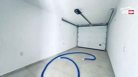Moradia T5 para Venda em Atalaia e Alto Estanqueiro-Jardia