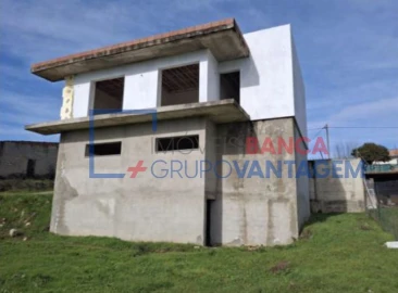 Moradia T3 para Venda em Algoso, Campo de Víboras e Uva