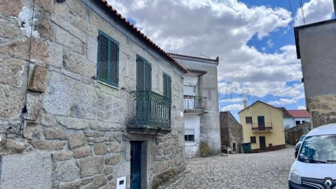 Moradia T3 para Venda em Freixo de Numão