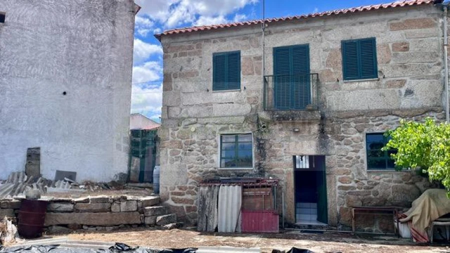 Moradia T3 para Venda em Freixo de Numão Foto 7
