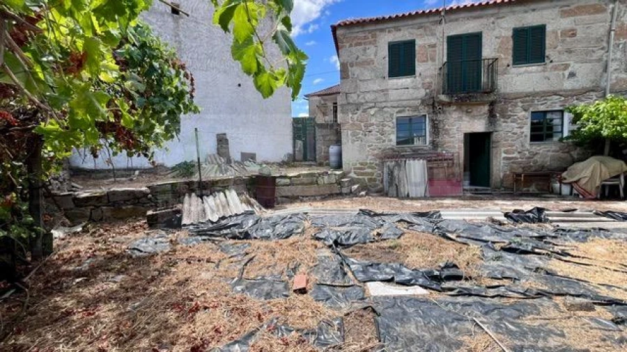 Moradia T3 para Venda em Freixo de Numão Foto 9